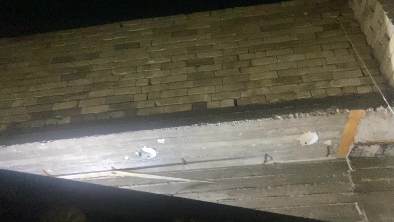 بيت للبيع 
المساحه ١٠٠ متر ٥*٢٠
يتكون طابق كامل من كلشي والطابق الثاني بس صب السكف يكمل طابقين 
العنوان /منطقة علاوي الأسمر /فرع أسواق بابا شتريلي 
السعر ٦٥ 
***********
