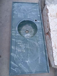 مرمر مال سنك للبيع قياس متر ونص نضيف مابي اي كسر السعر 25 الرقم ٠٧٧٠٢٣...