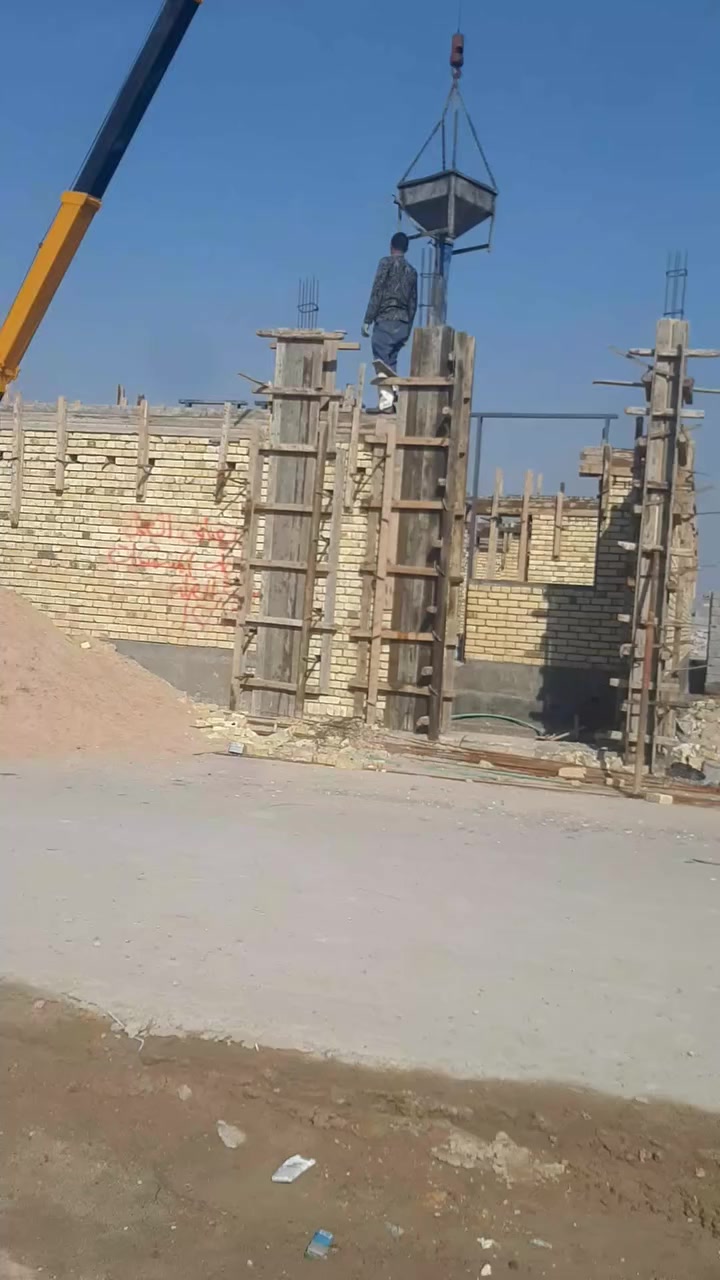 سلام عليكم بناء نجارة وصب 
تسليم هيكل  عمل او كرستة وعمل
بلوك فرمستون 
***********
