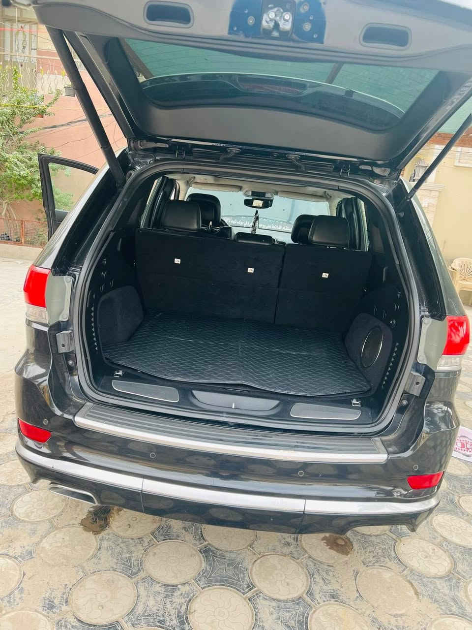 سلام عليكم
جيب سومت للبيع 

ماشيه 85 الف كيلو حادث موضح بالصور 

عنوان بغداد كراده شارع الاورزدي 

للأستفسار ***********
