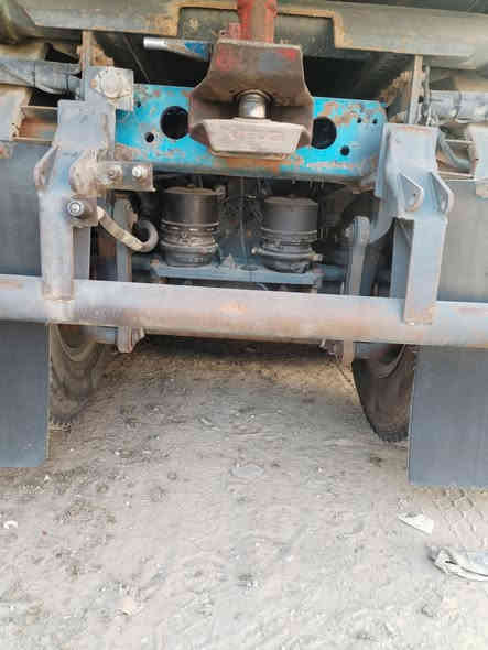 السلام عليكم للبيع موديل 2007مسجله قاطره ومقطوره هزه جديده سنويه ل2031 ايطاليه بااسمي تخم تاير جاهزه للعمل ما ناقصهه اي شي العنوان الديوانيه الحمزه الشرقي  ***********
