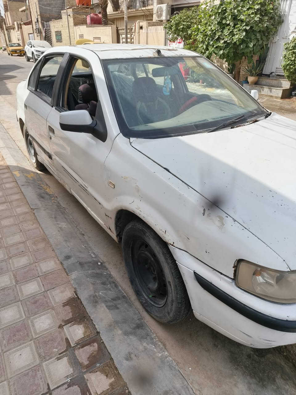 سلام عليكم سمند مديل 2011 سياره باسمي رقم كربلاء  نكليزي  سنويه 2029 غرمات ماعليه سياره بيه تبخير قليل من القطره ماعرف من دهن بس لا تخبر من صلنصه ولاشي لي بيه اكلك عليه حداديه منتهيه دبلات جدد تبريد بيه ثلج مكاني كربلاء رقم *********** رصيد فقط
