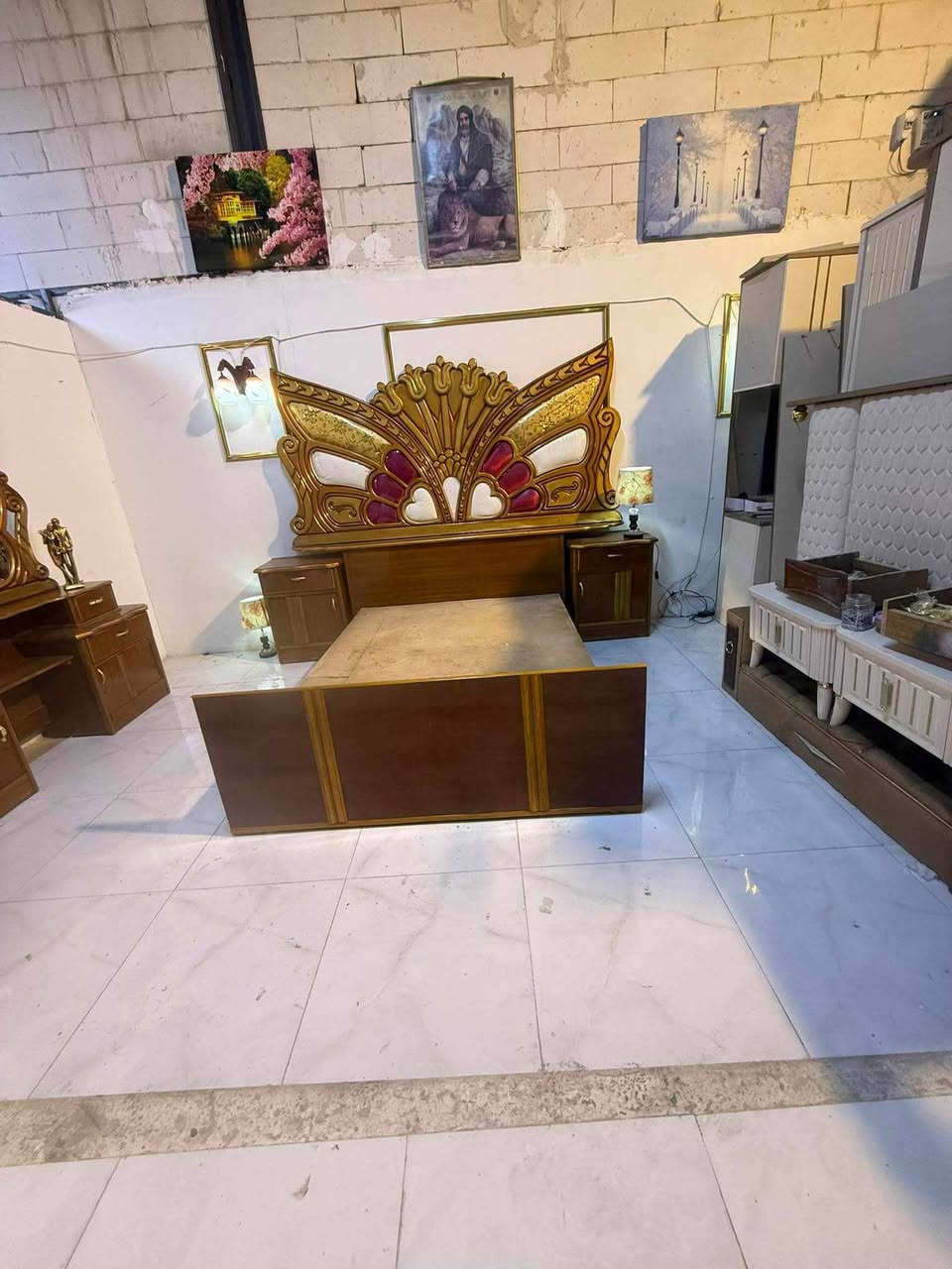 غرفه  صاج  عراقيه
غرفه داخل وخارج صاج 
شغل ثقيل 5ابواب ملحق نازڪه 
مستخدام نضافه 90
سعرها 750/700
نقل وشد مجانا داخل بغداد 
😍🤍حجز واتساب ***********
