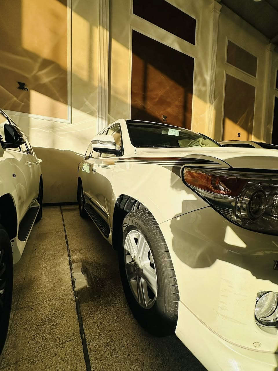 سلام عليكم 
الاندكروز 2013فطيم اصل 
مكفوله كفاله عامه ما عده دعاميات 
ماشيه 150الف فقط 
بسمي شخصين فول مواصفات 1/1
مكان بغداد
الرقم /***********
