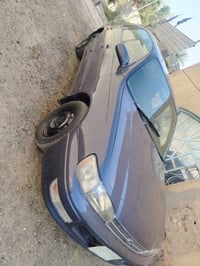 كرونه ١٩٩٤ جاهزه مكينه وكير وحداديه وتخم تاير ومكفوله من العيب الشرعي ...