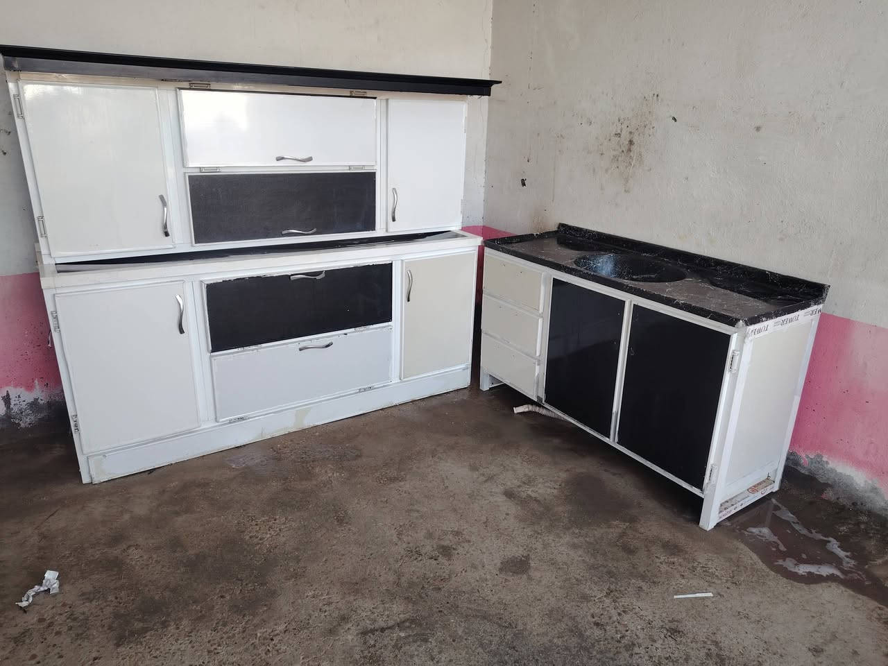 سلام عليكم غراض للبيع كلمن وسعر تعال وبيك خير وتدلل ويرهم مراوس بكلشي المكان حله ورديه خارج قرب مستشفى الكفيل *********** وأيضا نشتري كافة الغراض بسعار مناسبه راسني وبيك خير وتدلل
