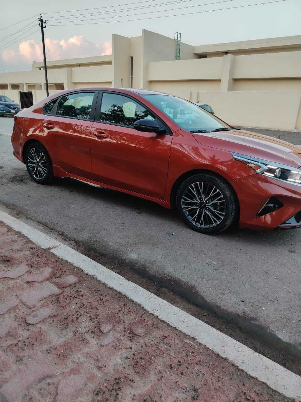 كيا فورتي GT-LINE 2023 

 وصور الحادث موجوده بالمنشور 

ماشيه 28 ألف ميل

فول مواصفات عده الفتحه

شاشة كبيرة ابل كار 

تحديد مسار 

بصمة تشغيل 

بصمة ابواب

اشارة ترحيب

تشغيل عن بعد

اشاير بالمري

توقف ذاتي

رادارات 360 درجة

صندوق ذكي يفتح عند الاقتراب

لد امامي خلفي

محرك 2000 دوش 

مابيها اي نقص السيارة 

بدون ايرباك كله سليم

العنوان بغداد حي اور 

الهاتف ***********
