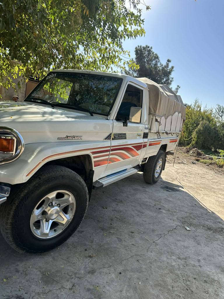 میکزەمینی .2000 سپی ڕەقەم سلیمانی ڕەقەم تازە فول عادی پەڵە پەڵە بۆیاخی هەیە گیرو مەکینەو دەبل اکسل و هەمو گیانی بەشەرت سعری 127گەڵاو کەمێک مجال  .... السليمانية, العراق


**إذا كنت صاحب هذا الإعلان وتريد حذفه لأي سبب، رجاءا أرسل رسالة إلى الدعم الفني**