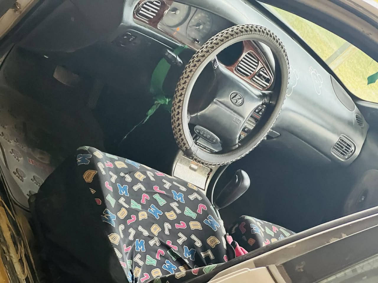 سلام عليكم  سوناته تو للبيع موديل 95 سياره حلوه ما بيها لا ضرر ولا ضربه مصبوغه للجماليه  السعر 45 وبيها مجال حك الجيه تخم تاير جديد سياره مال جناي سياره اوتو ماتيك مكان صويره السياره بأسمي رقم جديد انكليزي هزه جديده للستفسار الاتصال على صاحب السياره ***********
