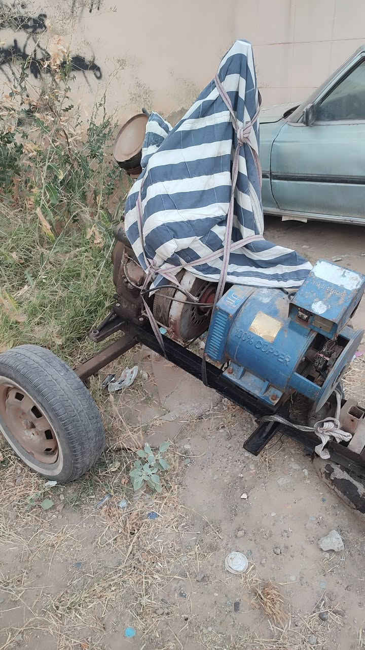 مولدة بتر توليد 40 امبير محرك مجفت جديد شرط اتشغيل وتوليد اسعر خاص او اتصل(***********)
