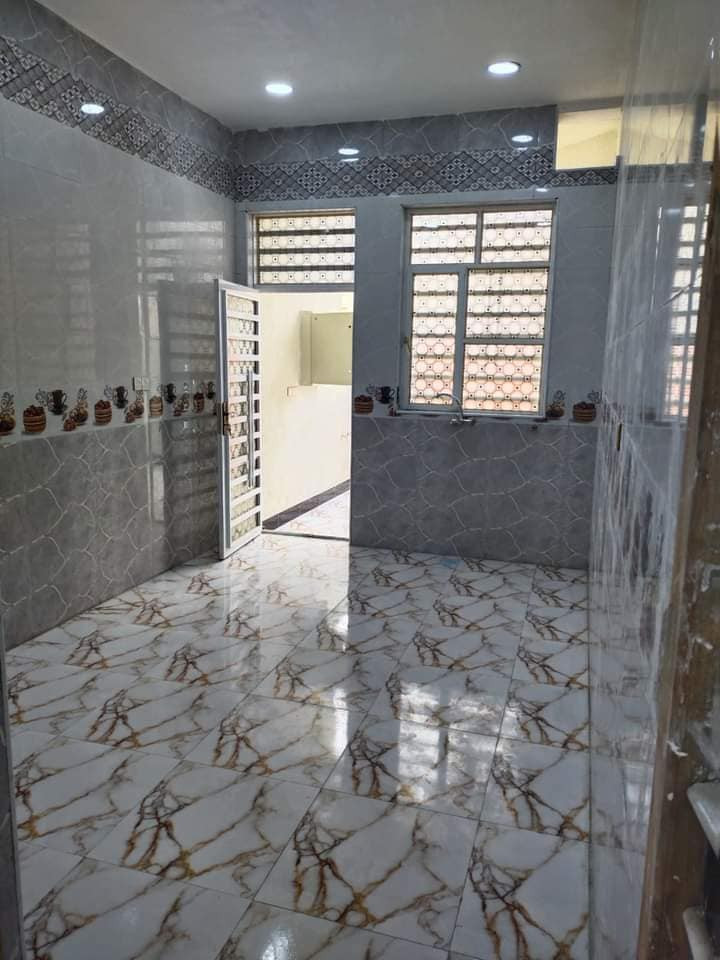 يوجد لدينا دور للبيع في بعض مناطق العمارة بكافه أنواع المساحات 
حي المعلمين الجديد / مغربه/ الجمعيات/العرضات/نهاوند/حي الصحفيين/العابرات/الشيشان/ابو رمانة
#علمأ_البناء_حديث
للإستفسار الإتصال على  ***********
