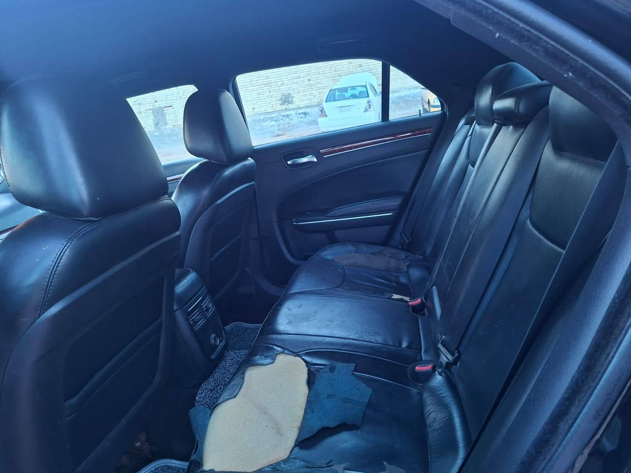 اوباما ٢٠١٤ رقم صلاح الدين صدامي بدون راعي اكفل سرقه وعشاير  سعرها ٩٠ وبيها مجال مكانها كربلاء حي النصر *********** مكفول من الظربه  محرك ٣٦٠٠  كير طياره كير ومحرك مكفولات
