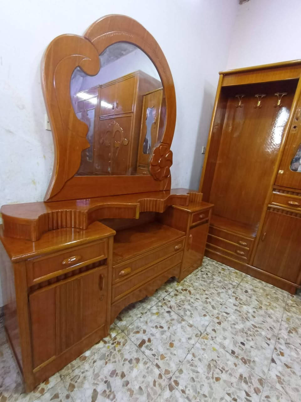 مكلف بلنشر غرفه تسكام نجاره صاج ٨٠٠وبيه مجال مكانه حله للاستفسار الاتصال على الرقم ***********
