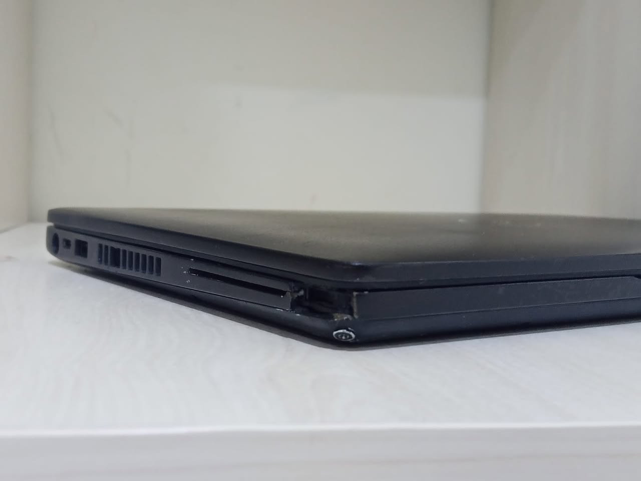 السلام عليكم لابتوب dell فىه Latitude

cpu :intel core i 7 gen 8u

ram:8

ssd256nvme

gpu:intel UHD Graphics

فقط البطاريه يحتاجلها تغير مو كلش تعبانه

وكسر خفيف بسيط ماياثر باي شي  وواضحه بالصور

309 وبي مجال (للشراي)!


**إذا كنت صاحب هذا الإعلان وتريد حذفه لأي سبب، رجاءا أرسل رسالة إلى الدعم الفني**