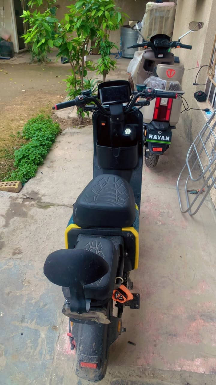 عليكم دراجه ار 7شركت والوينلي بطاريات جدد كلهن يقرن 12دراجه صار بيهه شويه عواج بل ماشه سوتهه وصارت عدله دراجه خير من الله حلوه نضيفه صالهه سبوع طابكه ما جئ طلع بيهه غراضه كامله بصمه٢سعر خاص او تواصل عل وتساب***********
