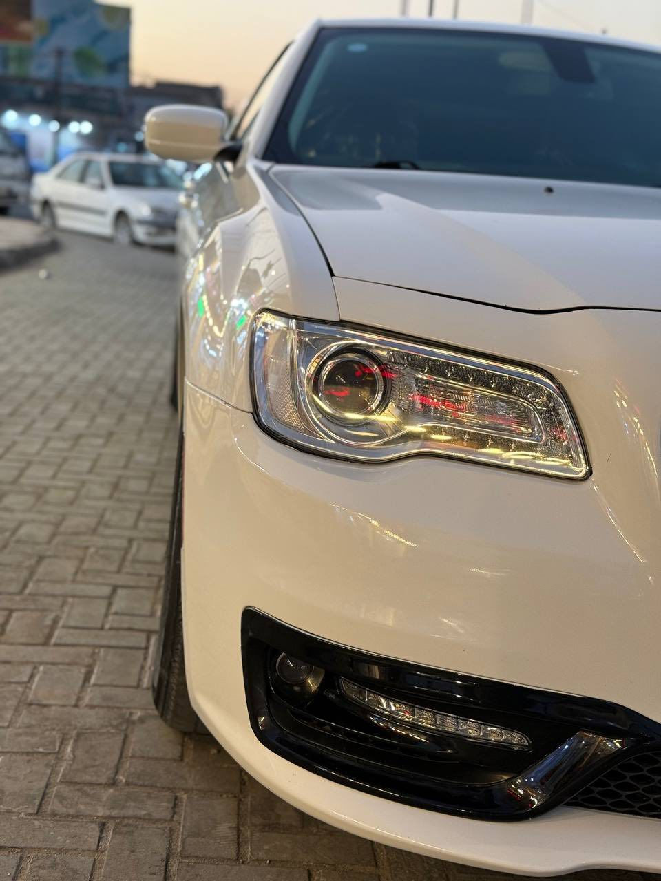 السلام عليكم 
اوباما مديل 20 اصل 
فول مواصفات للاخير 
ماشيه 73 ميل 
مرقم بصره وكامل 
صور الحادث مرفوقه 
السعر 255 وبي مجال 
العنوان البصره المعقل 
***********
