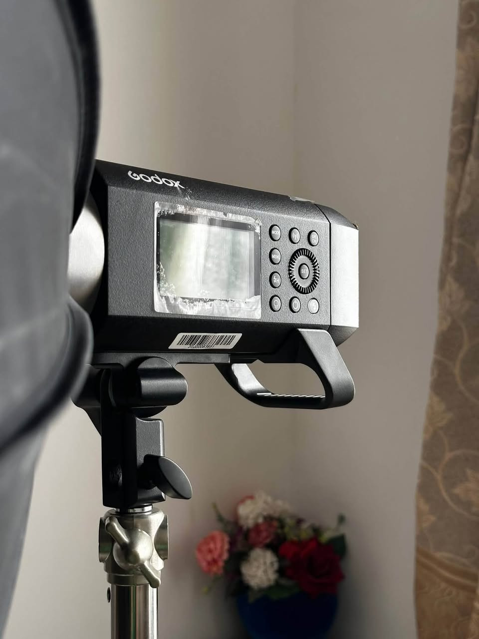 السلام عليكم أضائة Ad400pro 
نضافة 100/100 سوفت بوكس مقاس 85 شركة كودوكس سهل الفتح والغلق جداً 
ستاند هايدروليك أصلي 
سعرهن ٧٥٠ ألف بيهن مجال قليل


**إذا كنت صاحب هذا الإعلان وتريد حذفه لأي سبب، رجاءا أرسل رسالة إلى الدعم الفني**