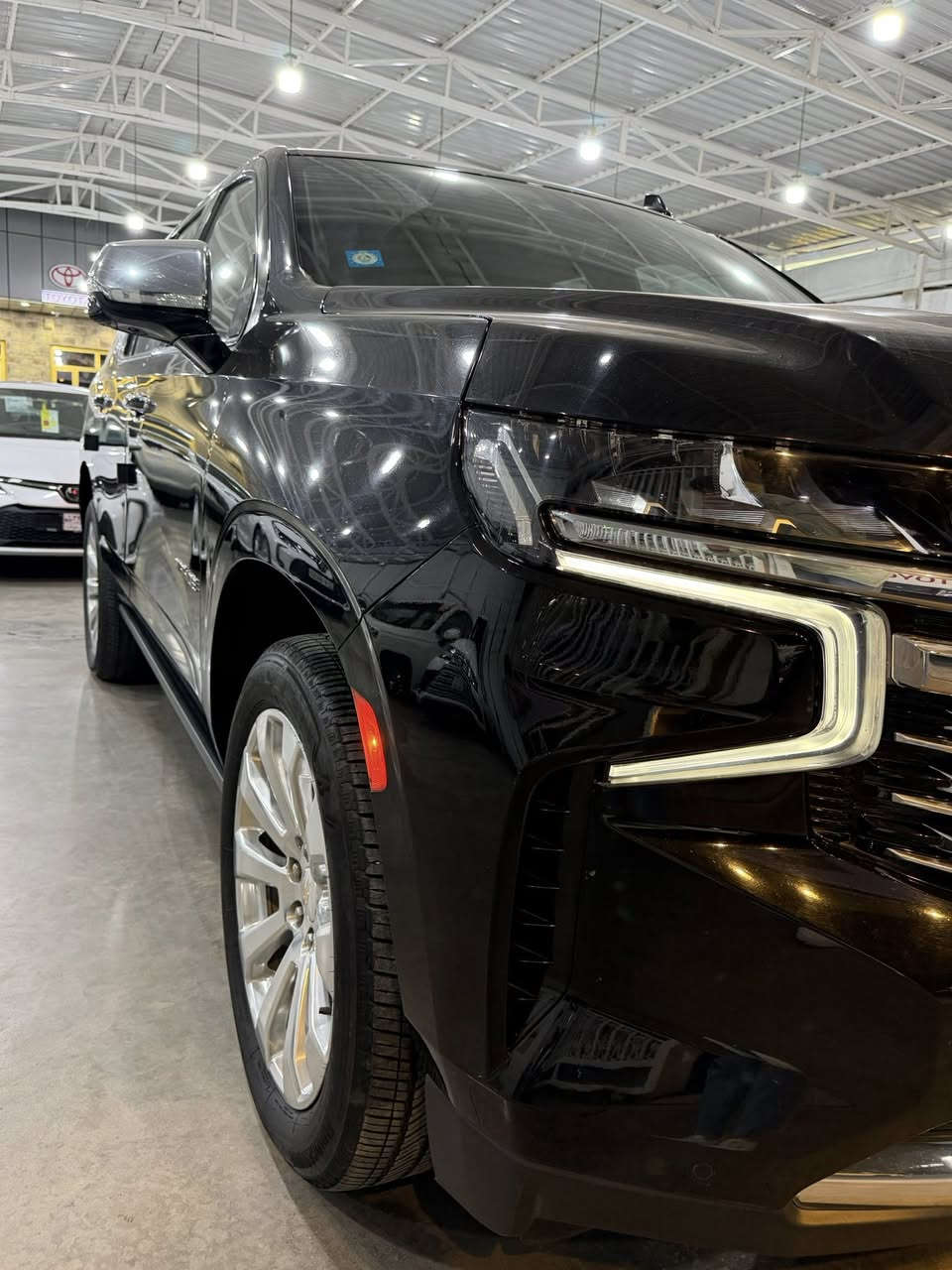 السلام عليكم
تاهو 2023 برايمر خليجي 

كفاله عامه من الصبغ والبارد والشخوط 

بيها نضام دشكام كامره تسجيل صوت وصوره امامي خلفي

محرك 8 سلندر 

مااشيه.  62 الف 

السياره فول مواصفات 

🛑 جكات 

🛑 داتا شو 

🛑 كيجات الكتروني 

🛑 ٥ كاميرات 

🛑 حساسات ٣٦٠ درجه 

🛑 كشنات كهرباء حار بارد 

🛑 رادار امامي خلفي جانبي 

🛑 داخل جلد 

🛑 شاشات خلفيه 

و وشاشه اماميه 

🛑 دوسات كهرباء 

🛑 صندوك كهرباء 

وباقي مواصفات البرايمر معروفة 

وغراضها كامله من كلشي 

العنوان:  بغداد الكريعات شارع المعارض معرض اليمامه

للاستفسار 
***********
***********
