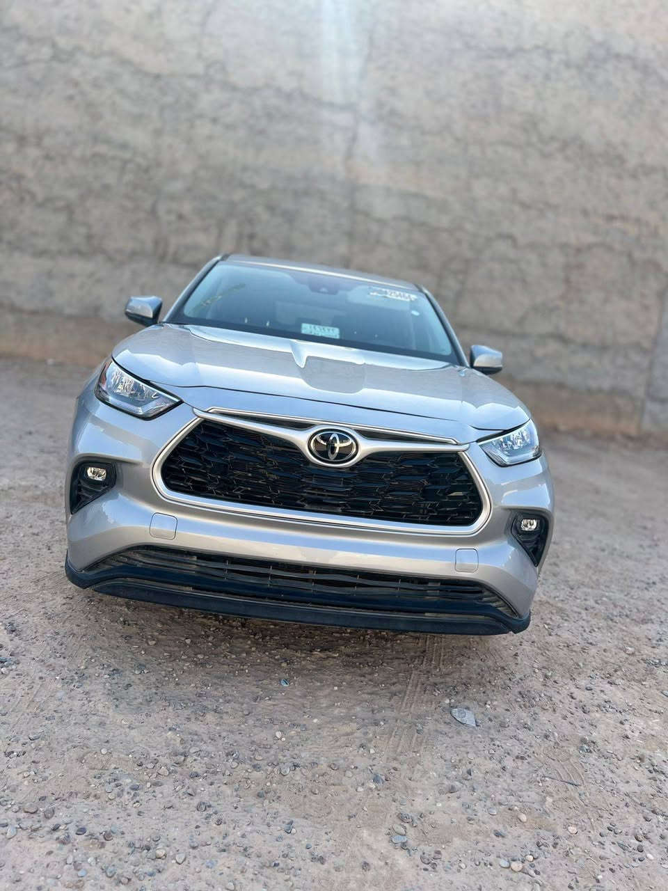 مكلف بل نشر. للبيع تويوتا هايلاندر LE. وارد أمريكي. حادثها بنيد مبدل و مصبوغ. موصفاته تبريد ثلاث قطع  8 راكب  ردار أمامي كامرة خلفية كشنات السائق كهرباء رقم بغداد تحويل ثاني يوم   العنوان سامراء الاستفسار. مع رقم صاحب السيارة //***********//
