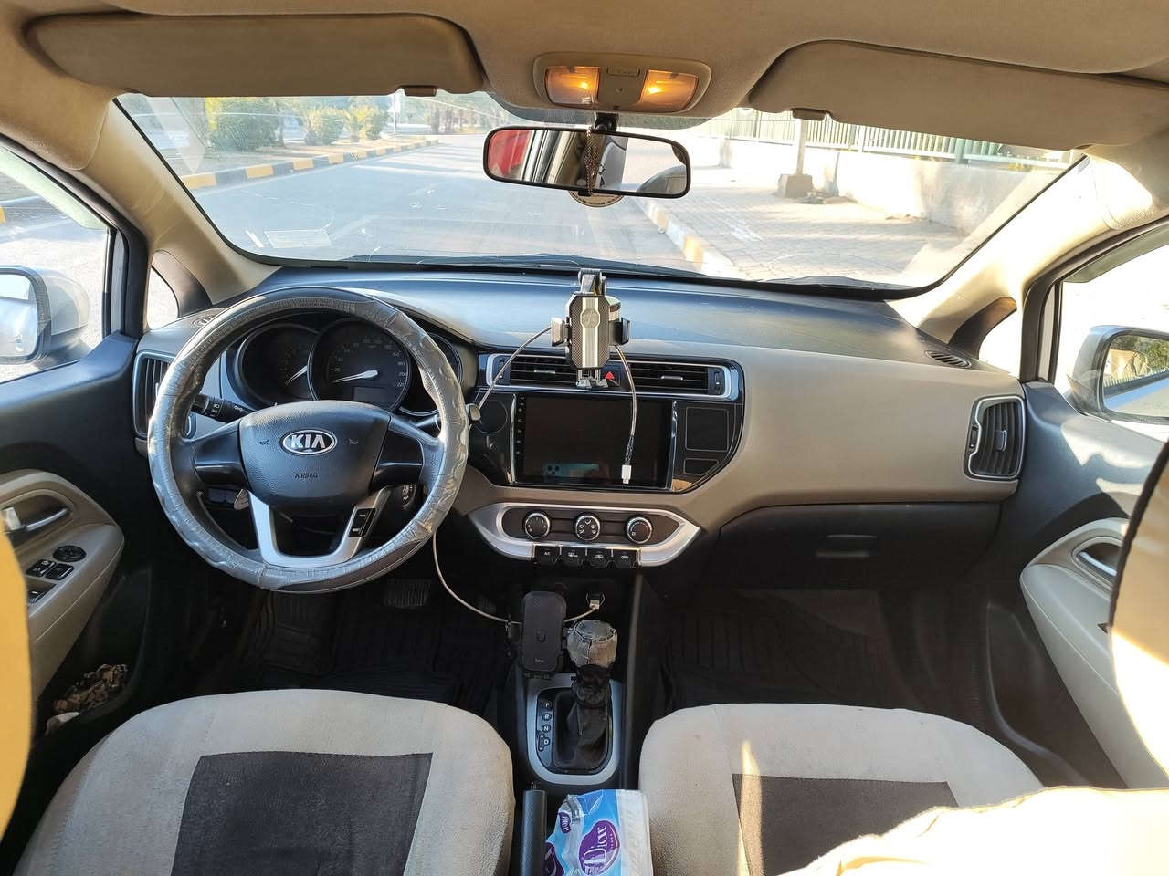 #للبيع
كيا ريو خليجي ١٦٠٠ دبل قطرة 

كير محرك تبريد بحالة جيدة 

صبغ جاملغ فقط بدون دواخل

بيهة كم مكان بارد شي بسيط  

دبلات مو زينة بيهة 

السيارة رقم بغداد باسمي 

مكاني بغداد الكرخ 
السعر 92

***********
