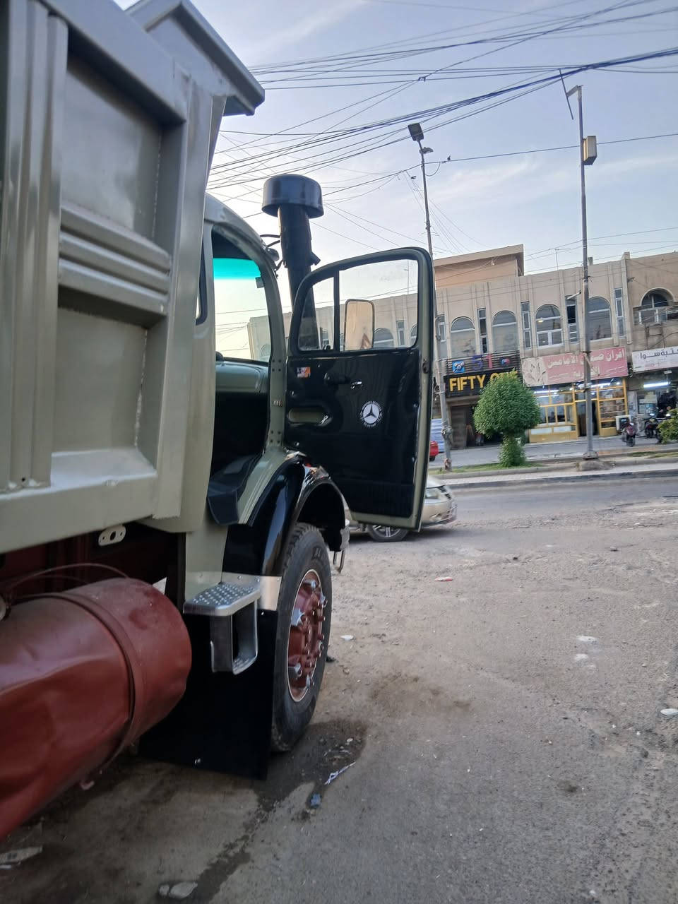 السلام عليكم قجمة للبيع ٨٢ كير تسعين مجوعة جيف تخم تاير سيارة جاهزةللشغل ***********
