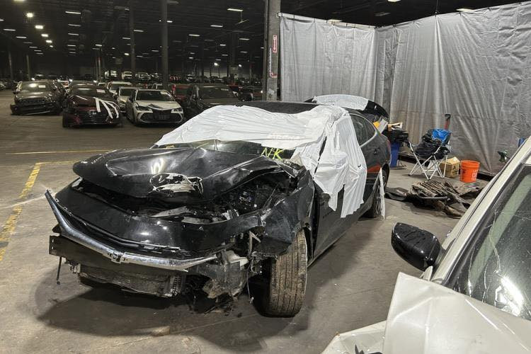 سلام عليكم 
ماليبو 
موديل 2024
مواصفات RS
الضرر كما موضح بل صور 
اخوان الي تعجبه هلا بي والي ماتعجبه هم هلا بي 
ابيع مطروح دبي 
السعر 40 وبيها مجال 
اي ستفسار هذا رقمي 
***********
