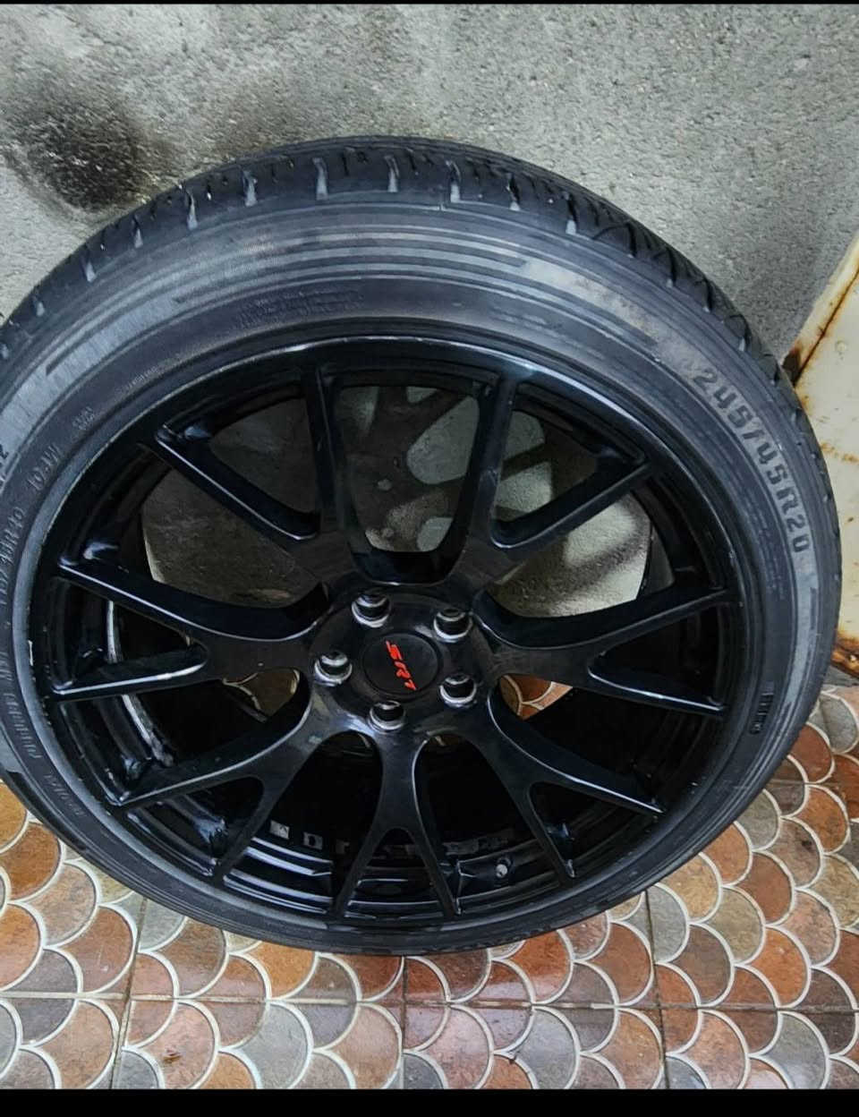 السلام عليكم ويل حجم ٢٠  للبيع او مراوس بيه تخم تايرات جديد مكاني ناصرية...
***********....
***********
