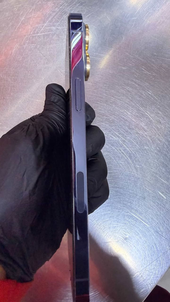 للبيع ايفون 13 برو ماكس ذاكرة 256 بطارية 84نظيف ما مفتوح السعر 700//رقم*********** واتساب عنوان بغداد حي جامعه
