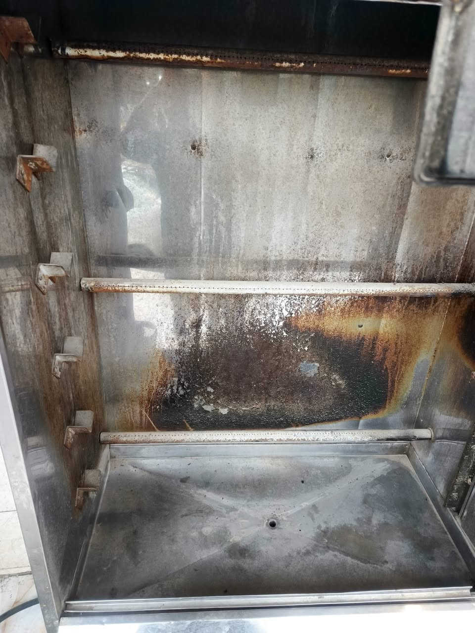 السلام عليكم

شوايه دجاج على الغاز مستخدمه شهر بدون جام بدون شياش وحدها 
السعر 350الف 
للاستفسار الاتصال
***********
***********
