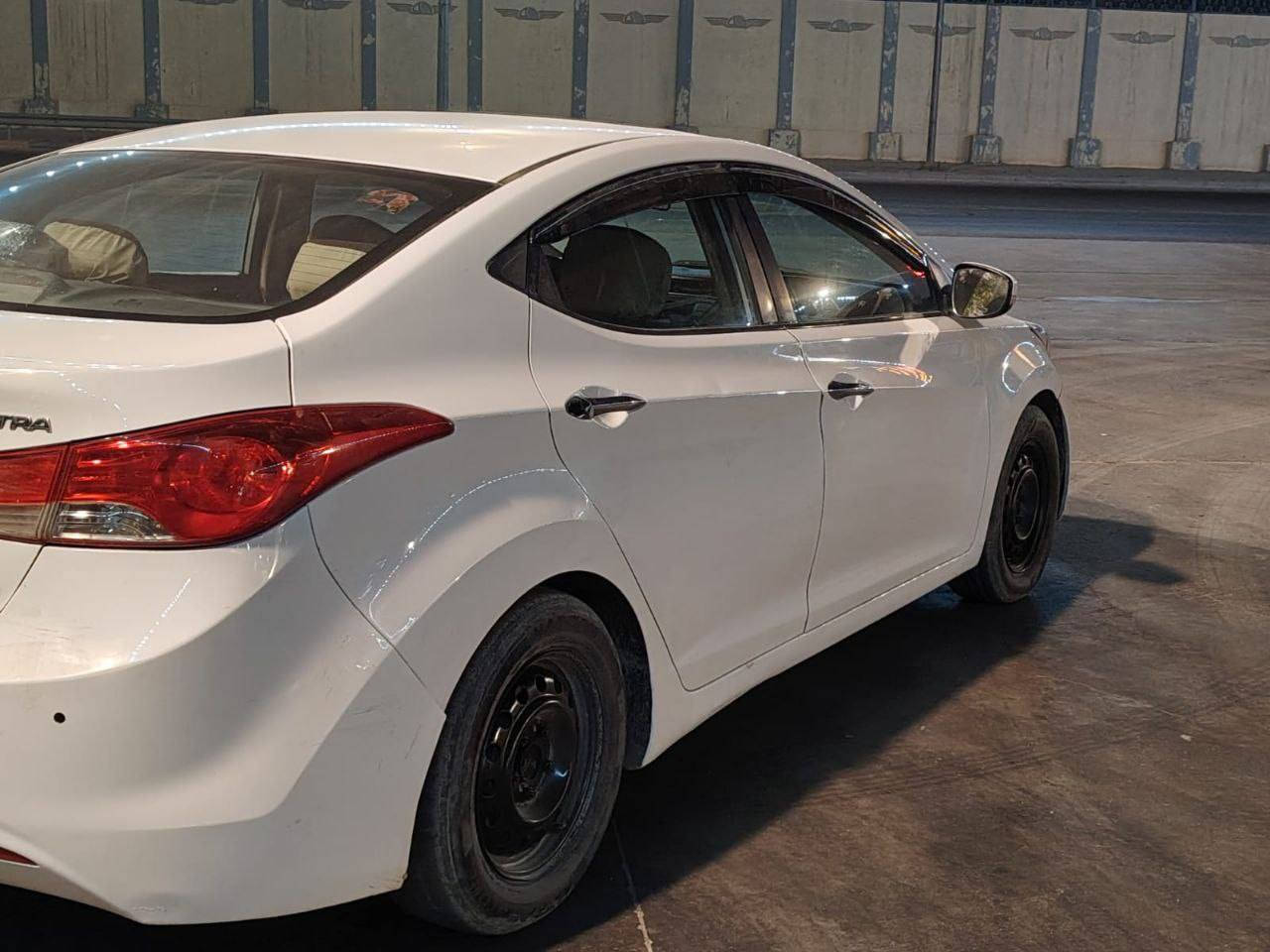 سلام عليكم و  للبيع فقط
النترى خليجي موديل 2014 رقم شمالي سنويه ما صاقطة فول مواصفات فتحه سقف اشاير مري تحكم ستيرن مكينه 1800 كير مكينه حداديه تبريد كله جاهزه 90/100 بيها مكانات جارده ومصبوغه مكفوله من الضربه القويه شواصي ولغود كفاله السعر 94مجال قليل مكاني بالنجف رقم التلفون ***********
