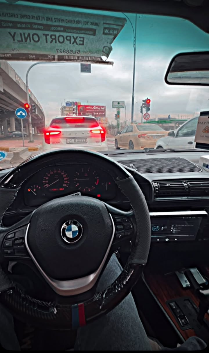 سلام عليكم
اخواني BM للبيع 
مكينه 525 كبس هيكل 20 
موديل 1990 
كير مكينه خير من الله 
اكسل جديد 3.23 يعني مكينه مرتاحه رون انسى 
ABS 
مسويلها ادامه كامله من بلكات مجاول حساس صالنصه دهن الكير فلتر كير نوزلات حتى فلتر مكينه كله جديد فلتر بانزين 
بيها شاشه ودركه جديدات 
راديتر جديد انسى الحماوه 
تبريد شغال ثلج خير من الله 
لايت منظومه زنون ماشاءالله 
ويل مشبك جديد شرط الاصلي 
بيها نواقص شغلات بسيطه شراي ميختلف عليها يتصل عليه وافهمه 
سعرها 62 وبيها مجال للشراي وعليها غرامات مليون ينزل من سعرها واني بالخدمه 
هذا رقمي *********** اتصال 
واتساب
