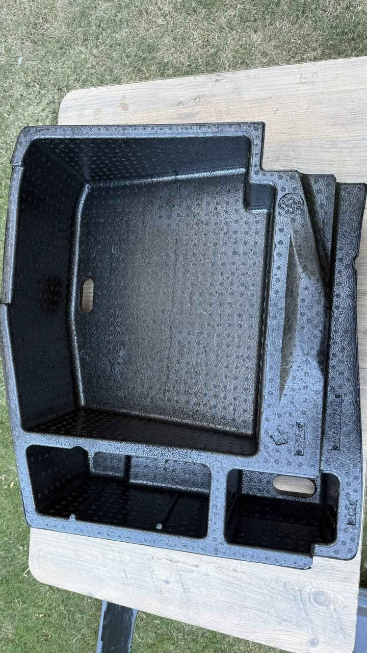 سلام عليكم غراض دوج چالنجر 🚔2023 للبيع كلهم شلع بـ(100)الـف  💵 والي محتاج شغله منهن وامكانيته متساعد ييجي ياخذهن ببلاش وعيوني الكم
🔹1-فلين قاعده صندوق اصلي  نظافة 100/100
♦️2-دفيوزر خلفي  اصلي نظافة 90/100 بيه شخطه بسيطه 
♦️3- اسطاب أكسل يمين اصلي نظافة 70/100 بي عواج بسيط   
🔷4- كڤر غلاف ستيرن نظافة 100/100
مكاني بغداد حي الجهاد 🏘️
رقمي ***********☎️
