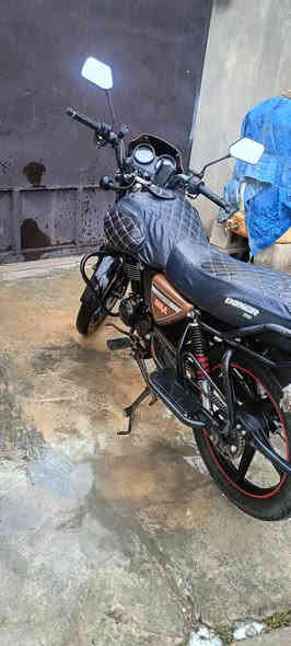 السلام عليكم 
دراجة دايوان موديل 23 مرقمة الرقم القديم الدراجة ماشي 52 الف كم المحرك بلادي ما مجفت عنواني ديالى دلي عباس سعرهة 1,800 واحد و ثمنمية و بيهة مجال رقمي *********** و بي واتساب
