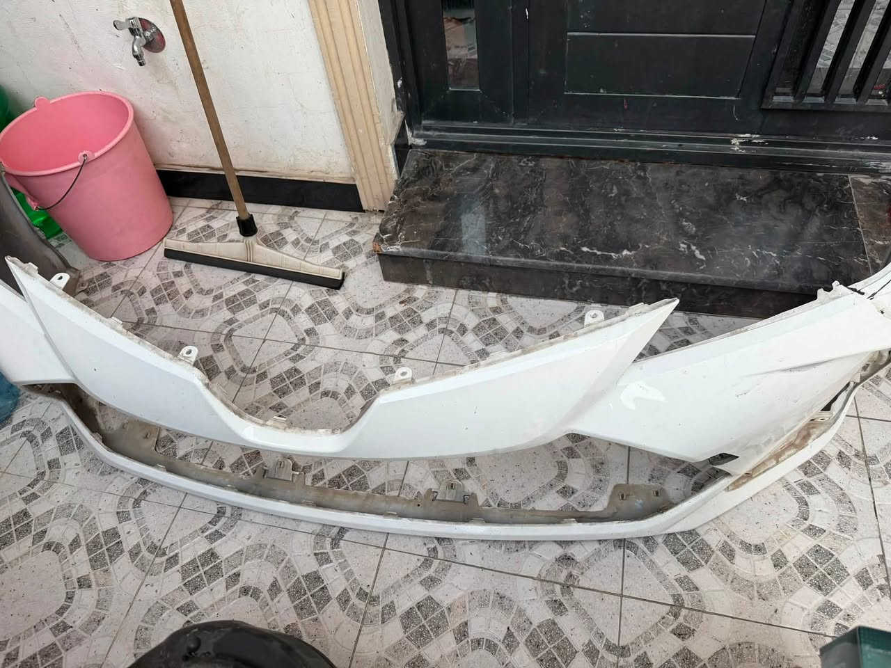 سلام عليكم الدعامية مال كوريلا موديل 25 بها أثر شخط ما بها كل فطر إعدادي كورولا فارغ مكانها بغداد***********
