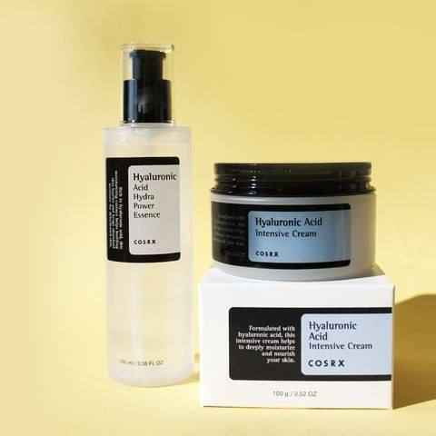 🎀عرض خاص 🎀
عرض للبشرات الزجاجية من شركة COSRX الكورية لترطيب المركز وتقليل ظهور التجاعيد  يتكون 👈 سيروم الهيالورنيك + كريم الهايلورونيك 💯

1. سيروم من كوزركس بالحلزون عالي التركيز بحمض الهيالورونيك
يوفر هذا النوع من الجل الخالي من الزيوت ترطيبًا طويل الأمد للبشرة عن طريق الاحتفاظ بالرطوبة في الجلد يعالج التجاعيد ويحمي من علامات التقدم في السن 
💧سيروم كوزركس يخلق مظهرًا ممتلئًا وشبابيًا:
يساعد حمض الهيالورونيك أيضًا في تقليل ظهور التجاعيد الدقيقة عن طريق ملء الجلد بالرطوبة.
💧بشرة ندية من طبقات الجلد العميقة! يحتوي على نقاوة عالية من هيالورونات الصوديوم الطبيعية المرطبة (حمض الهيالورونيك) ، مما يجعل البشرة أكثر نعومة وترطيبًا ، وهو ما يجعل البشرة الجافة ناعمة كالحرير.

2. كريم الترطيب العميق بالهيالرونيك اسد. كريم كوسركس للترطيب المركّز من كوزركس الكورية، غني بمستخلصات أعشاب نبق البحر
(Sea Buckthorn) و حمض الهيالورونيك المرطّب لترطيب البشرة و تغذيتها بعمق
فوائده. 
🔹يعزز الكريم المرطب بشكل مكثف محتوى الرطوبة في البشرة ويغلقها بالداخل
🔹مما يحمي البشرة من المزيد من فقدان الترطيب
🔹تركيز عالي من حمض الهيالورونيك 
🔹حيث يساعد حمض الهيالورونيك أيضًا في تقليل ظهور التجاعيد الدقيقة عن طريق ملء الجلد بالرطوبة
🔹ممتاز للبشرة التي بها خطوط وتجاعيد لشدها وحمايتها
الاصلي درجة اولى💯
المنشأ كوري بغداد, العراق


**إذا كنت صاحب هذا الإعلان وتريد حذفه لأي سبب، رجاءا أرسل رسالة إلى الدعم الفني**