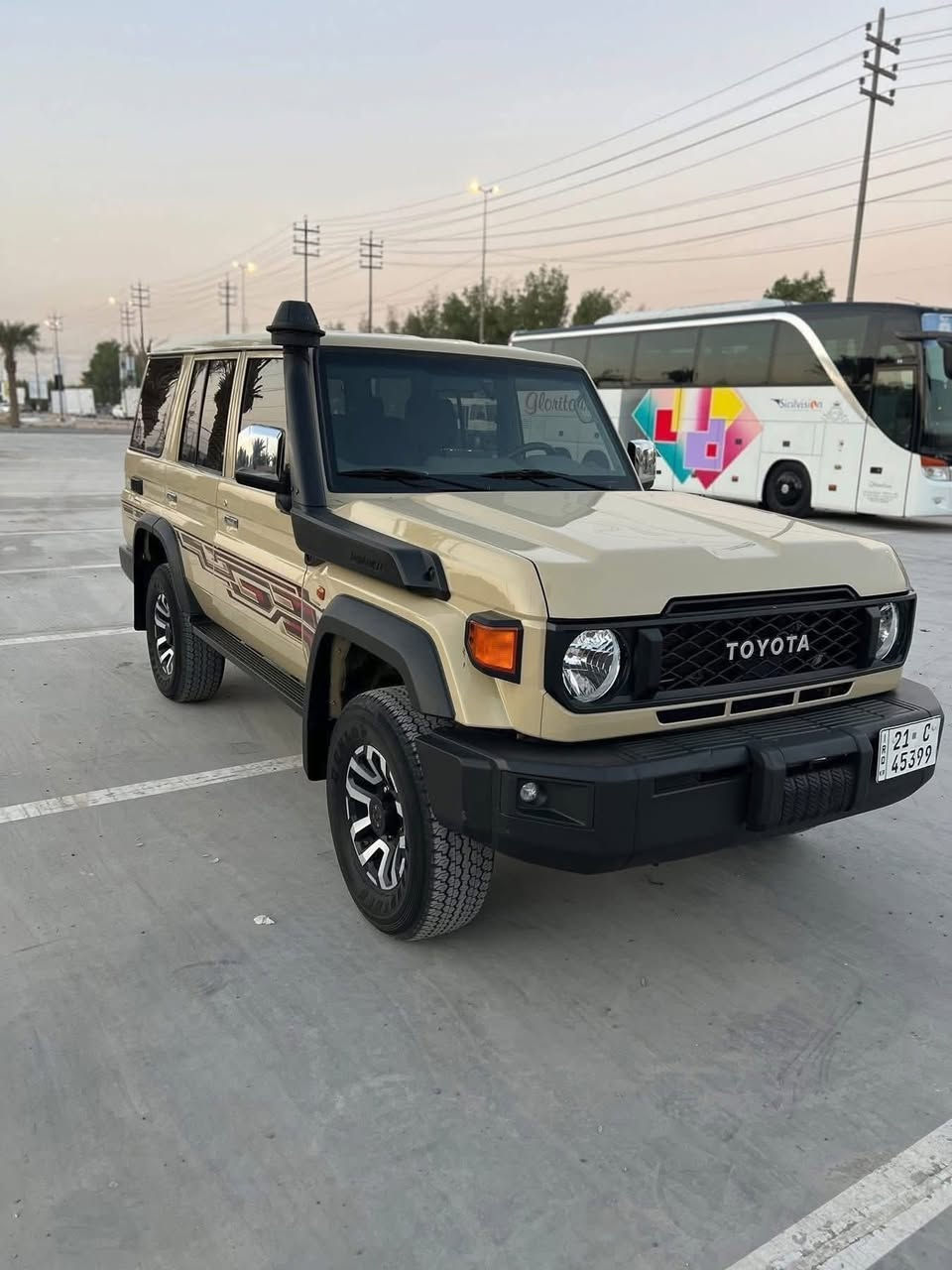 لاندكروز 2024  ديزل 4 سلندر دبل تيربو يعني صاروخ وقتصادي كير اوتو لون مميز ماشي 14 الف كم السياره طلب خاص فول الفول من ونج ودفلوك وثلاجه ومانع نزلاق يعني فول للاخير رقم سليمانيه دولي مداور ثاني يوم ترهم مراوس حسب القناعه والمعقول السعر 565$ بيه مجال للشراي للاستفسار ***********. العنوان النجف الاميرات
