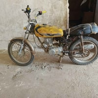 دراجة للبيع • مكينة وتواير شغالة • كربلاء طريق النجف عمود٧١١