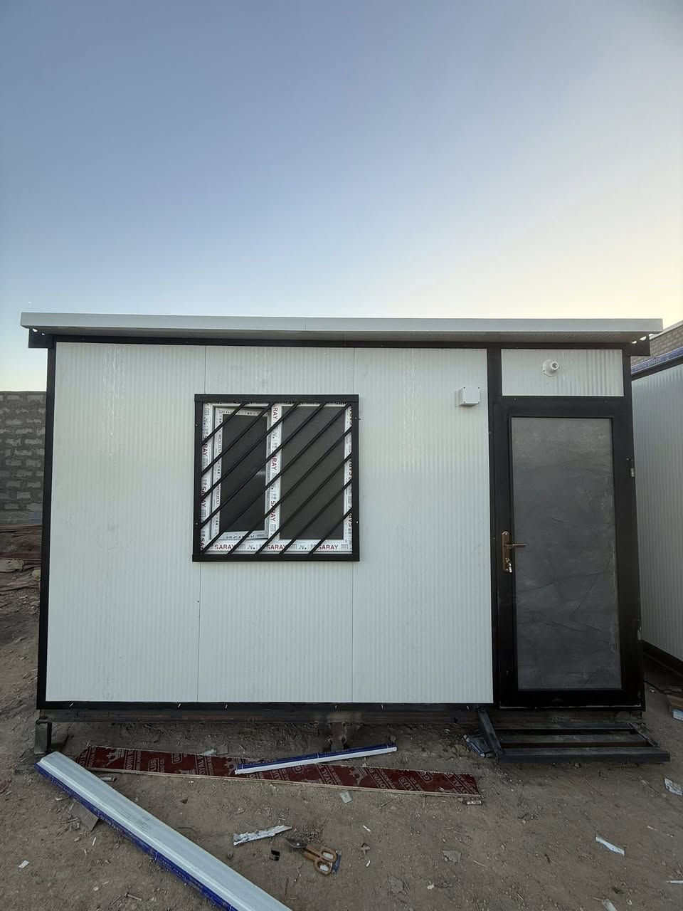 ادخل للصفحه وشوف الشغل وانت قرر
السلام عليكم كرفان 3x6 أبواب حديد
السعر مليون و900 الموقع بغداد جرف النداف
نعمل جميع القياسات وتجهيز مواقع ويتوفر ضد الحريق 
للاستفسار ***********
