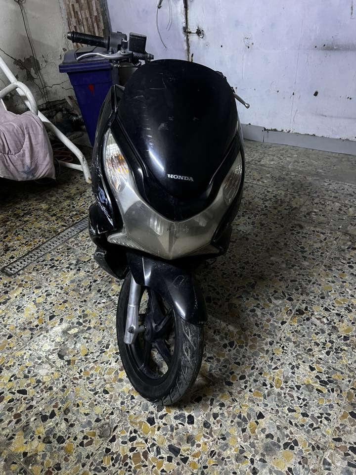 بي سي اكس الجيل الاول ياباني كهوباءيات ودراجة نضيفة كلش 
بيها صوت بسيط بل مكينه سعر 700 الف وبيها مجال للتواصل *********** او مراسلة واتساب
