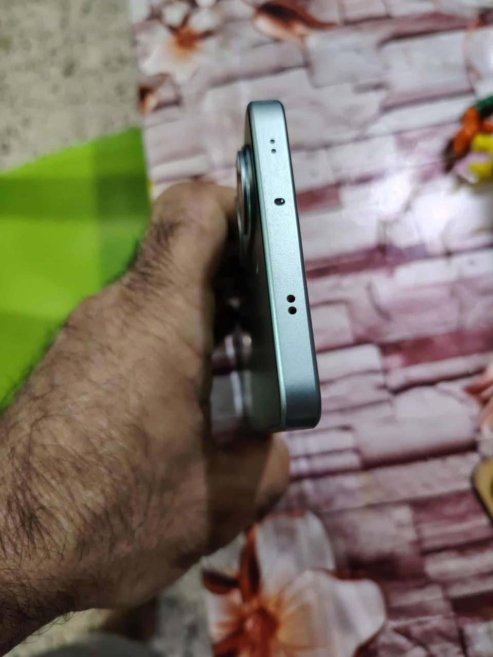 السلام عليكم
جهاز  Poco x7proمواصفات البوكو 
معالج فلاكشب  Dimensity 8400 U
معالج رهيب وقوي ومعروفه نقاط قوة المعالج مقاوم للماء والغبار ip68
 بطاريه سعة 6000 
شحن سريع طياره 90w 
نص ساعه يقبط الجهاز 
ذاكره تخزين 512 
ورام 12+12
شاشة AMOLED 120Hz
الجهاز جديد نظيف جدا 
ملحقاته كامله شاحنةكفر كارتونة
السعر 350 الف
 المكان المحمودية 
واتساب  ***********
