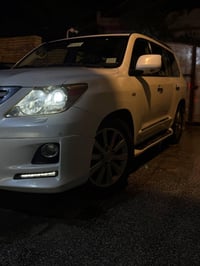 LX570 SPORT 2011   1-السيارة فول ١/١  2-رادار امامي  3-حساسات360 درجة ...