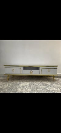 طاولة تلفزيون • قابلة للتفاوض • السليمانية