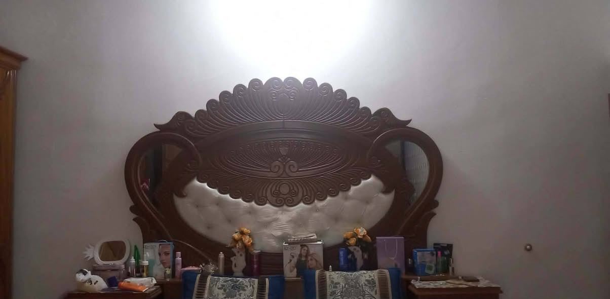 غرفه اخشاب للبيع
كلش نضيفه مستخدمه 
شي قليل
الفلوجه الازركيه
***********
