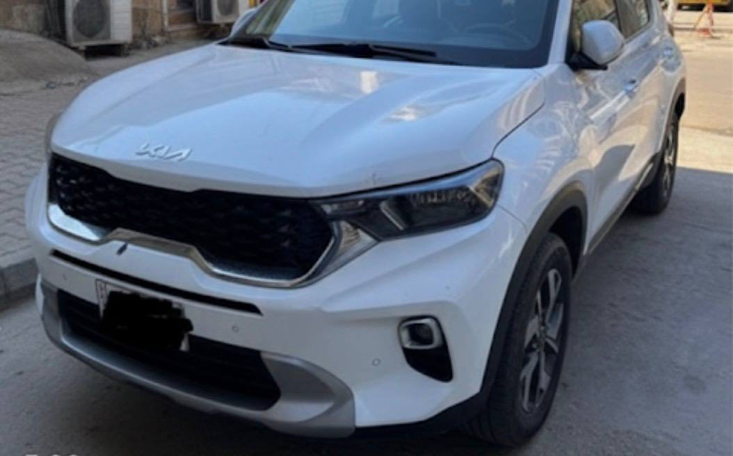 لبيع: كيا سونيت 2023 - بحالة الوكالة (بغداد)
السيارة نظيفة جداً وبحالة الشركة، وجاهزة من كلشي.
• الممشى: 20,322 كم فقط (ممشى حقيقي وقليل جداً).
• المحرك: 1.5 لتر، اقتصادية جداً بالبنزين.
• الرقم: بغداد والتحويل مضمون.
المواصفات:
• شاشة لمس أصلية وكاميرا خلفية.
• حساسات خلفية.
• تحكم ستيرنج كامل جهتين.
• شعار كيا الجديد (KN).
• تبريد ثلج (قطعتين) والكراسي بعدها بتغليف المصنع (النايلون).
• السيارة مكفولة من الصبغ والضربة وبحالة ممتازة.
المكان: بغداد.
للاستفسار عن السعر وتفاصيل أكثر، يرجى الاتصال على الرقم: ***********
