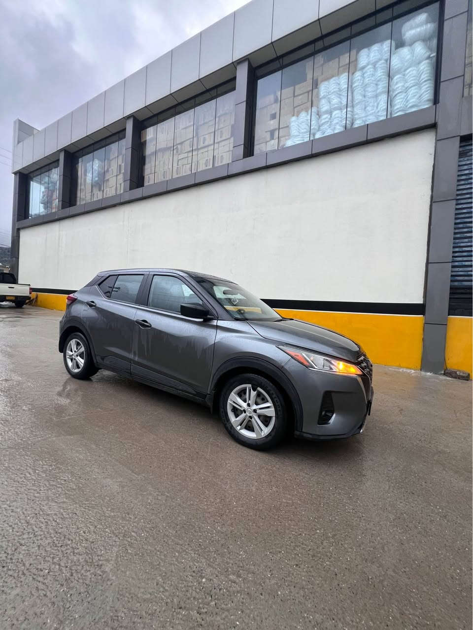 نيسان كيكس موديل ٢٠٢٣
ماشيه فقط ٣٤ ألف كيلو متر
رقم دهوك وموجوده بدهوك
رقم وسنوي وهزه جديده ٢٠٣١
سياره باسمنا تحويل اقل من ساعه
مكانها دهوك داخل دهوك 
سياره على وضع شريكه 
احلى من الصوره دينار مابيها مصرف
سياره دبل كير وتوماتيك 
شاشه وكاميره وحساس 
تحديد سرعه و لايت زينون 
اكو هوايه مواصفات اخرى 
سياره قطعتين صبغ فقط 
بونيد مع جاملوغ يم سايق 
جملوغ يم سايق واصله رأس شاصي
شي اصبعين مو اكثر 
ايرباك فقط برده باقي وضع شريكه
طبعا رقم شاصي هم موجوده 
سعرها ١١٩ ورقه مجال قليل
*********** بيها واتس اب دهوك, العراق
