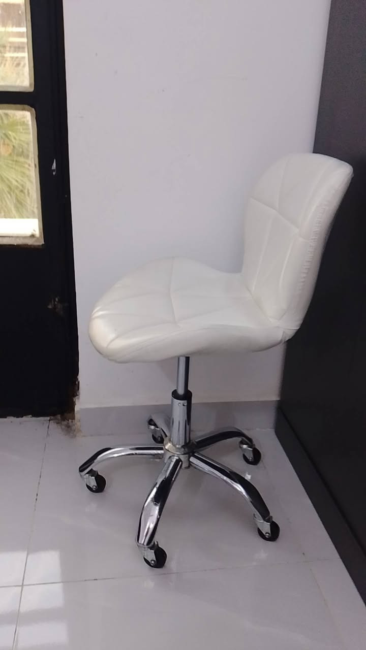 ميز وكرسي وتيب لام للبيع مكان بغداد سعر خاص


**إذا كنت صاحب هذا الإعلان وتريد حذفه لأي سبب، رجاءا أرسل رسالة إلى الدعم الفني**