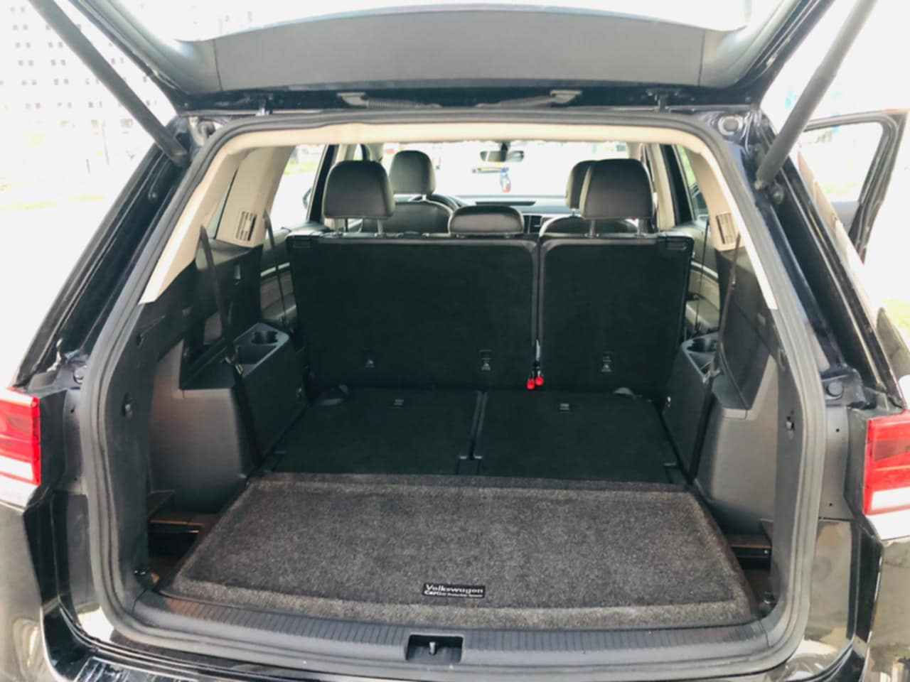 اسم السيارة: Volkswagen Atlas. اطلس. 
الفئة: Se. 
الموديل: 2022. 
اللوحة: كركوك الماني جديد مشروع وطني.
السعر: 275 $ ورقة. 
الضرر: جاملغ خلفي ايسر+ باب السايق وربع الجنطة. 
*السيارة بچم كبس مكفولة من الشاصي والغرق والحرق.
#صور الضرر بالمنشور.
_____________________________________

#المواصفات:
حجم المحرك 4  سلندر 2000 تيربو
عداد المسافة 27 الف ميل قابل للزيادة.
بصمة ابواب 
تشغيل عن بعد 
كشنات جلد اسود 
تدفئة كشنات 
رادارات امامي خلفي جانبي 
حساسات امامي خلفي
اوتو ستوب 
وايرليس جارج [ شحن موبايل بدون كيبل ].
7 سبعة راكب
بردات خلفي بلادي
تبريد منفصل
كامرة دوارة
شاشة  كار بلاي واندرويد اوتو  
مقاعد جلد 
مقعد السائق كهرباء. 
وتوجد باقي الموصفات المعروفة في فئة ال (Se). 
______________________________________

للأستفسار :  *********** *********** 

          

العنوان: محافظة كركوك.اسم السيارة: Volkswagen Atlas. اطلس. 
الفئة: Se. 
الموديل: 2022. 
اللوحة: كركوك الماني جديد مشروع وطني.
السعر: 275 $ ورقة. 
الضرر: جاملغ خلفي ايسر+ باب السايق وربع الجنطة. 
*السيارة بچم كبس مكفولة من الشاصي والغرق والحرق.
#صور الضرر بالمنشور.
_____________________________________

#المواصفات:
حجم المحرك 4  سلندر 2000 تيربو
عداد المسافة 27 الف ميل قابل للزيادة.
بصمة ابواب 
تشغيل عن بعد 
كشنات جلد اسود 
تدفئة كشنات 
رادارات امامي خلفي جانبي 
حساسات امامي خلفي
اوتو ستوب 
وايرليس جارج [ شحن موبايل بدون كيبل ].
7 سبعة راكب
بردات خلفي بلادي
تبريد منفصل
كامرة دوارة
شاشة  كار بلاي واندرويد اوتو  
مقاعد جلد 
مقعد السائق كهرباء. 
وتوجد باقي الموصفات المعروفة في فئة ال (Se). 
______________________________________

للأستفسار :  *********** *********** 

          

العنوان: محافظة كركوك. كركوك, العراق
