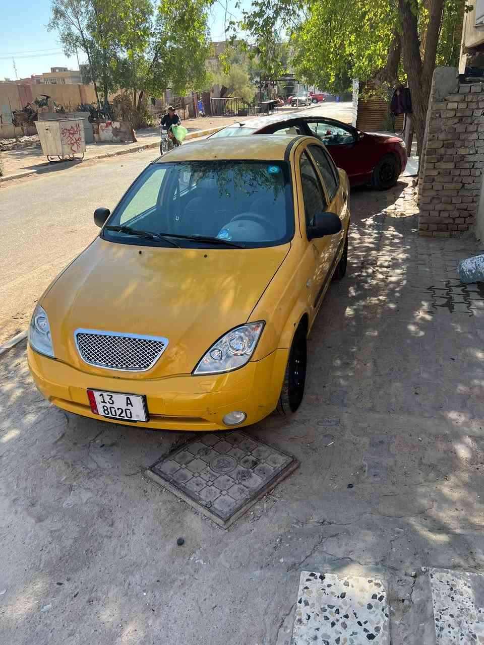 سياره طيبه موديل ٢٠١٣سنويه جديده حداديه ومكينه وكير كفاله مكينه ماتسمع صوته 

للعلم المكينه كيه ريو استوهم شادينه تخم تايرات حته السبير جديد تبريد مايشتغل  غرفته حلوه دوشمته هم حلوه السياره 
***********
مو شراي لا تكسر بالسعر ٢٩وبيه مجال بسيط حك الجيه 
راعيه موجود بالعماره
