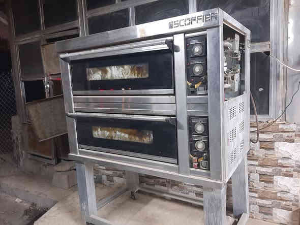 فرن درجه اولى شغال للبيع طابقين بدرجة حراره ٣٠٠ وبسعر مناسب جدا : للمطاعم او للحلويات او الكافتريات للاتصال *********** بي واتساب
