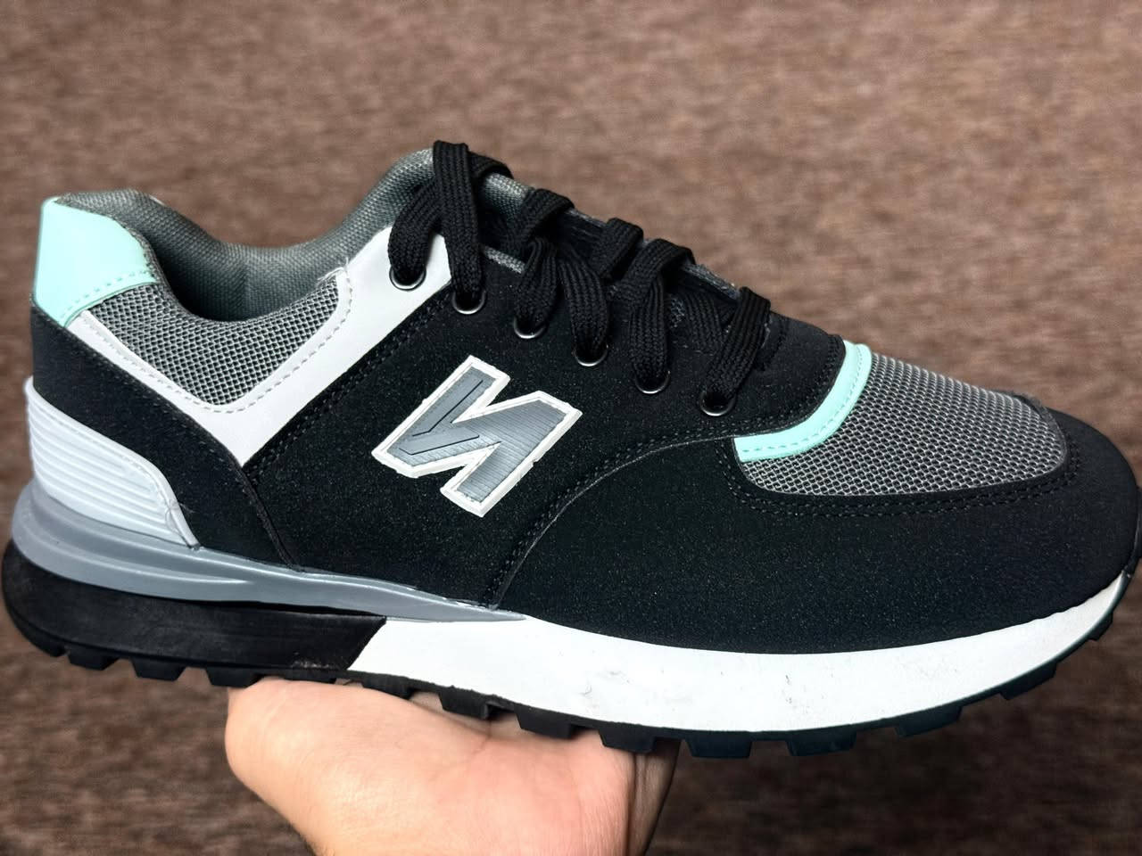 � عرض مميز 🔥

👟 حذاء ستايل عصري ومريح
✔️ خامة قوية وجودة عالية
✔️ مناسب للطلعات اليومية والدوام

🎨 الألوان المتوفرة: اسود - رصاصي - نيلي 
📏 القياسات: من 41 إلى 45

💰 السعر: 15 مع توصيل داخل النجف فقط

📩 للحجز والاستفسار خاص أو دايركت

⚡ الكمية محدودة لا تفوتك الفرصة


**إذا كنت صاحب هذا الإعلان وتريد حذفه لأي سبب، رجاءا أرسل رسالة إلى الدعم الفني**